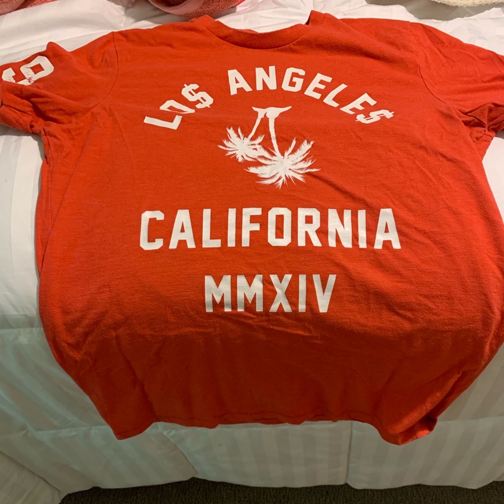 Free state men’s size large T-shirt.